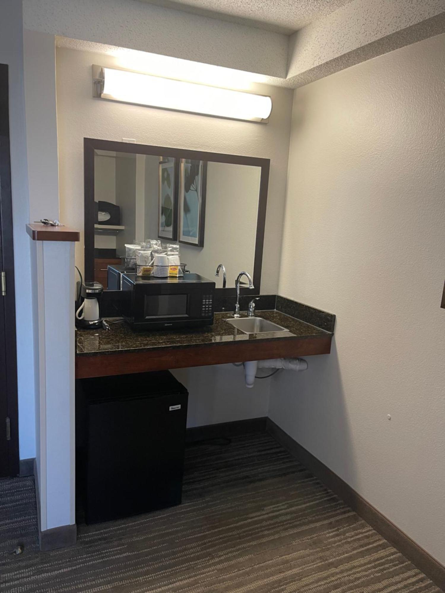 Hyatt Place Kansas City/Overland Park/Metcalf Екстериор снимка